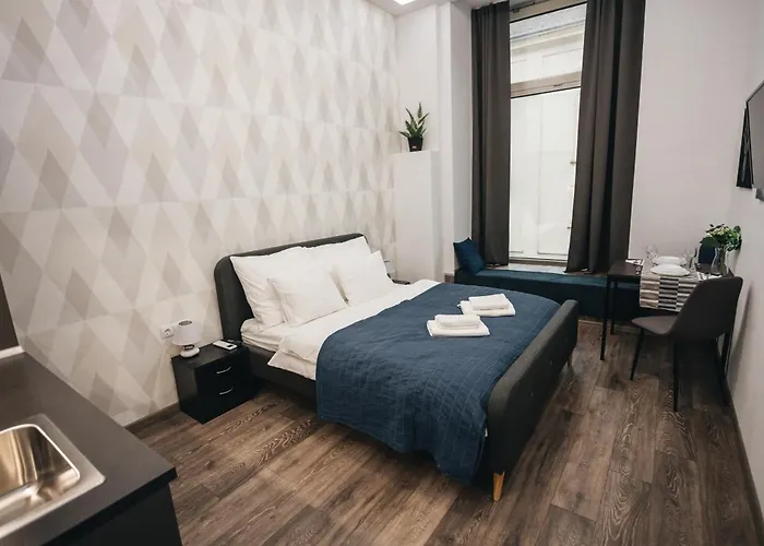 Modern In Downtown דירה